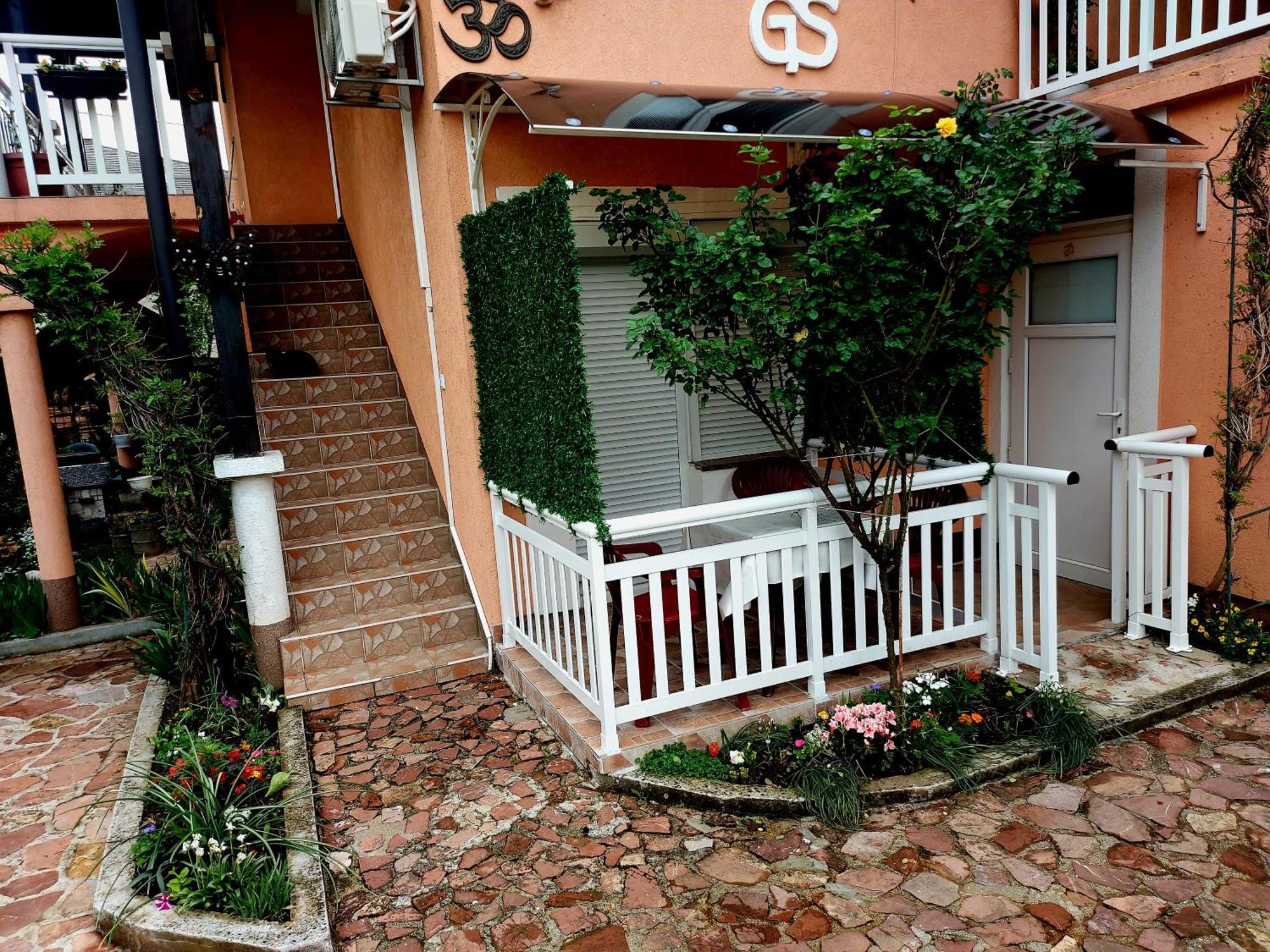 Apartman Gs ***** *